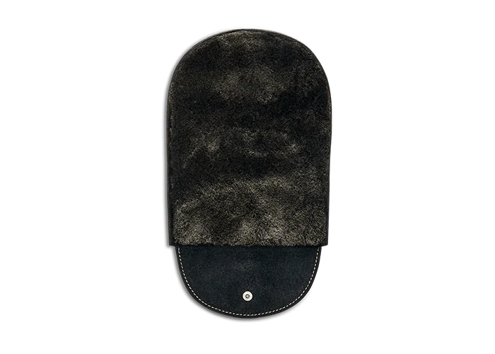 Atelier Mirror Gloss Glove - Image 10